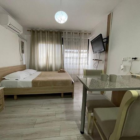Downtown Modern Studio Apartment Тирана Екстериор снимка