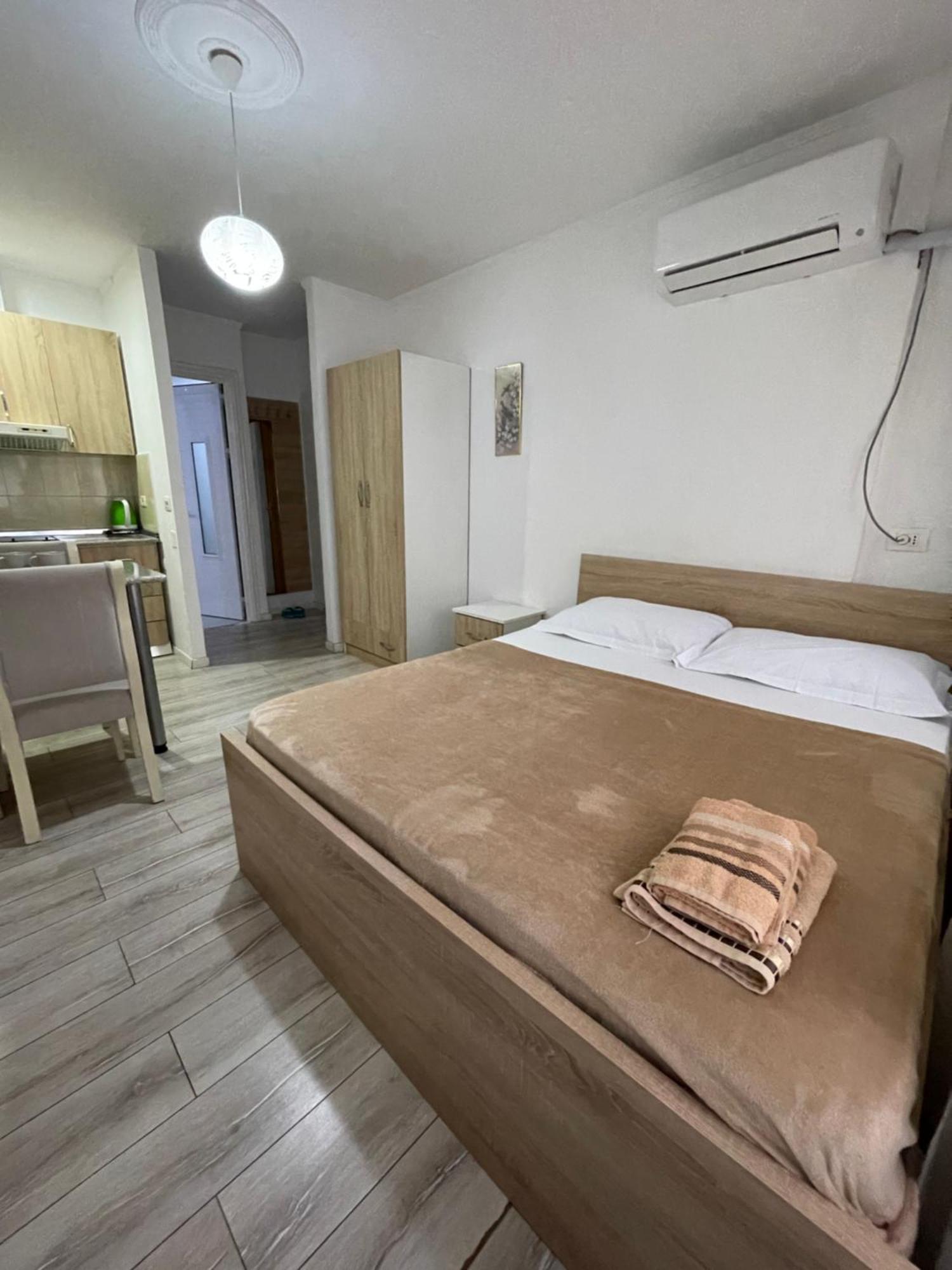 Downtown Modern Studio Apartment Тирана Екстериор снимка